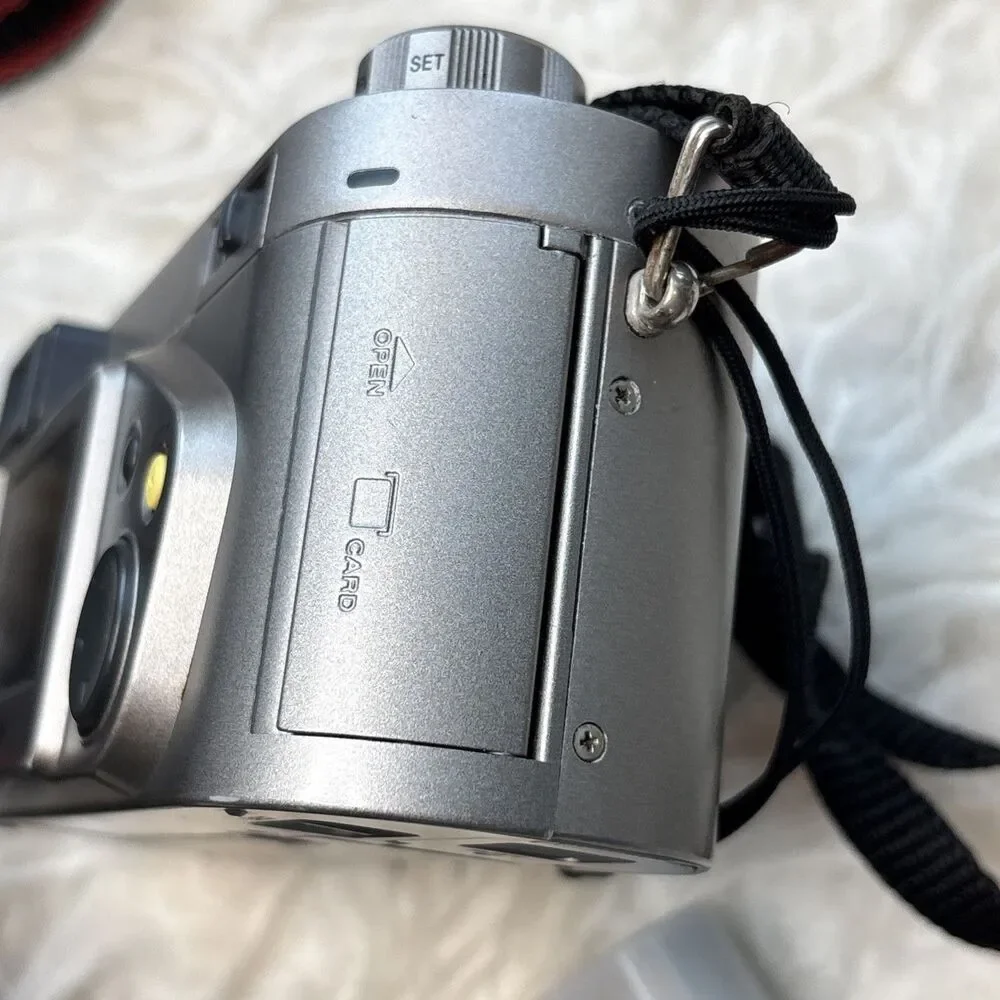Kodak DC4800 Zoom Digital Camera 3.1MP Complete Kit Charger Batteries Case Works